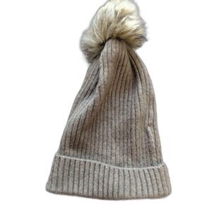 NWOT Abercrombie & Fitch Unisex Tan Knit Beanie w/ Faux Fur Puff